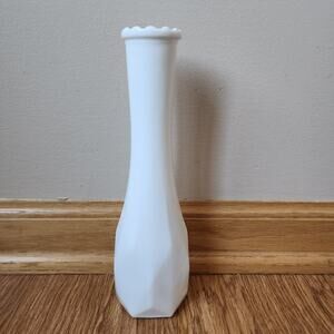 Vintage Milk Glass Bud Vase White 8.5” Ribbed Diamond EO Brody 146
